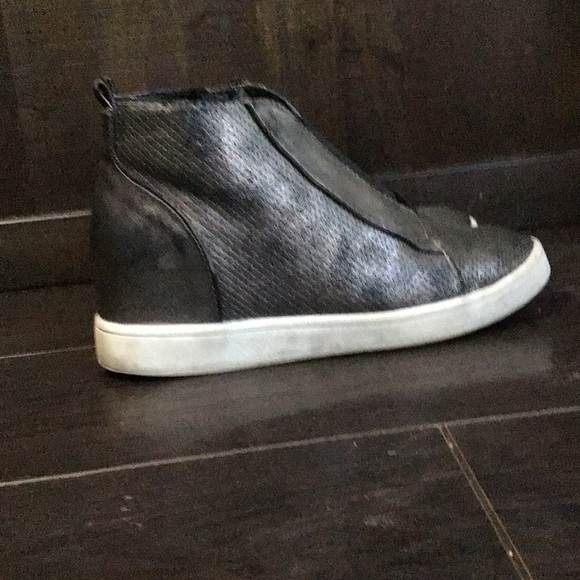 Once worn shoes but in great condition! - Picture 2 of 4